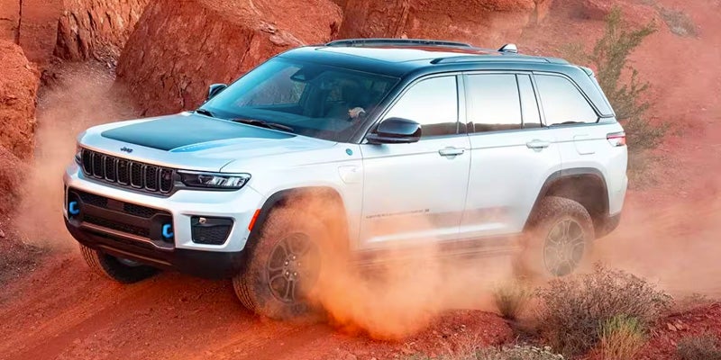 Five Reasons Drivers Love the 2024 Jeep Grand Cherokee