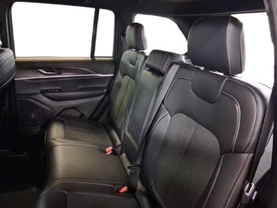 2027 Jeep Grand Cherokee GRAND CHEROKEE LAREDO ALTITUDE 4X4