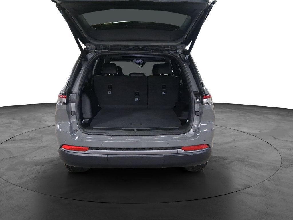 2027 Jeep Grand Cherokee GRAND CHEROKEE LAREDO ALTITUDE 4X4