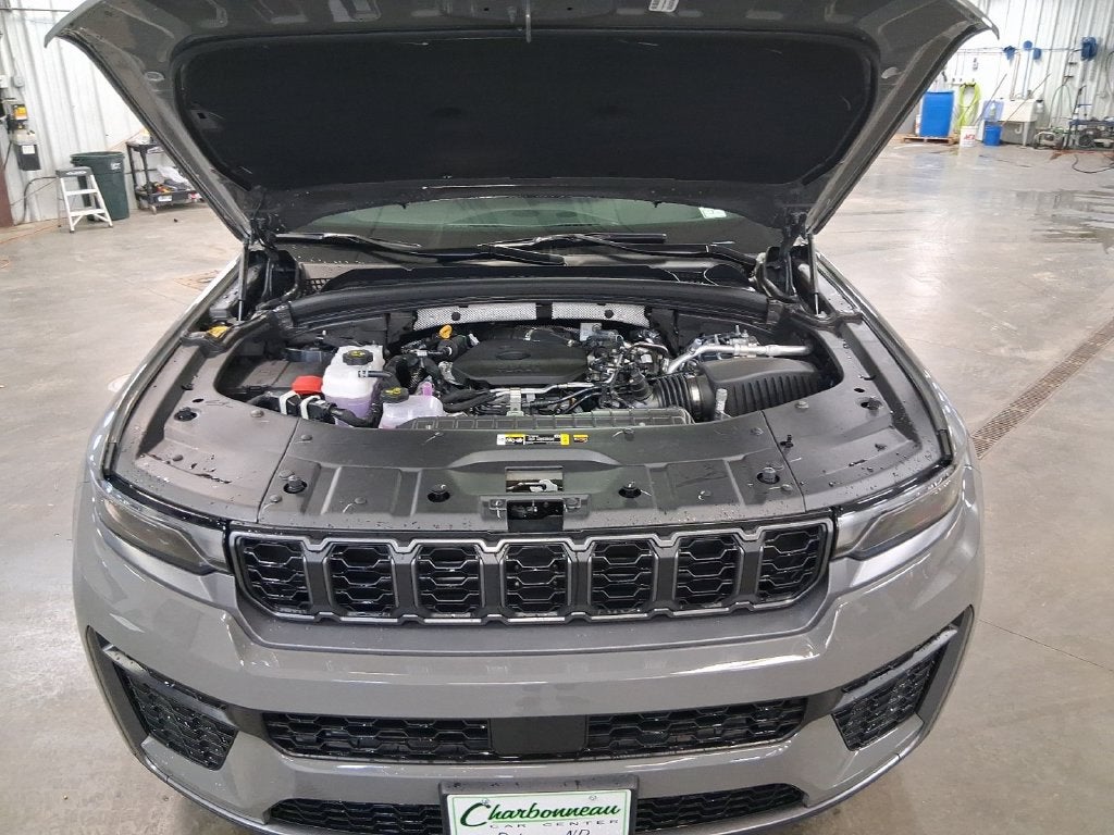 2027 Jeep Grand Cherokee GRAND CHEROKEE LAREDO ALTITUDE 4X4