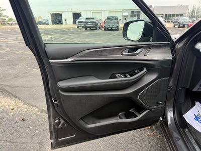 2025 Jeep Grand Cherokee GRAND CHEROKEE L OVERLAND 4X4