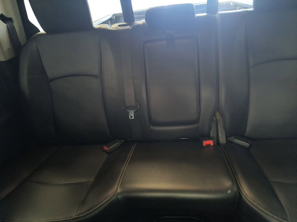 2017 RAM 1500 Laramie Crew Cab 4x4 6'4' Box