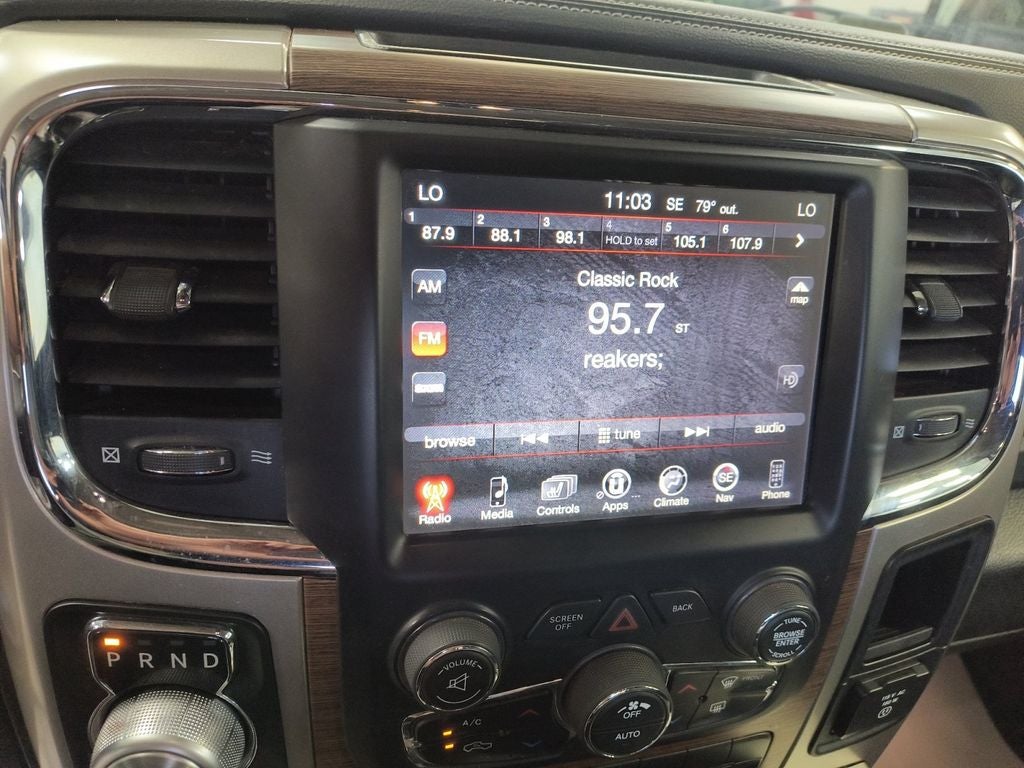 2017 RAM 1500 Laramie Crew Cab 4x4 6'4' Box