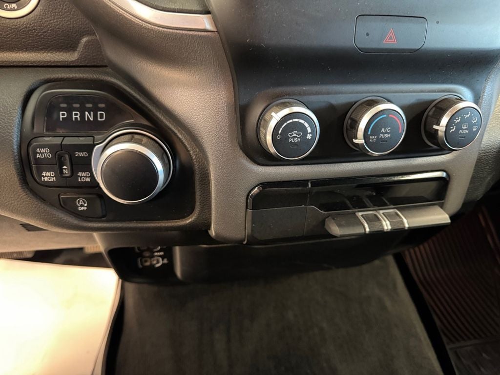 2022 RAM 1500 Big Horn Crew Cab 4x4 5'7' Box