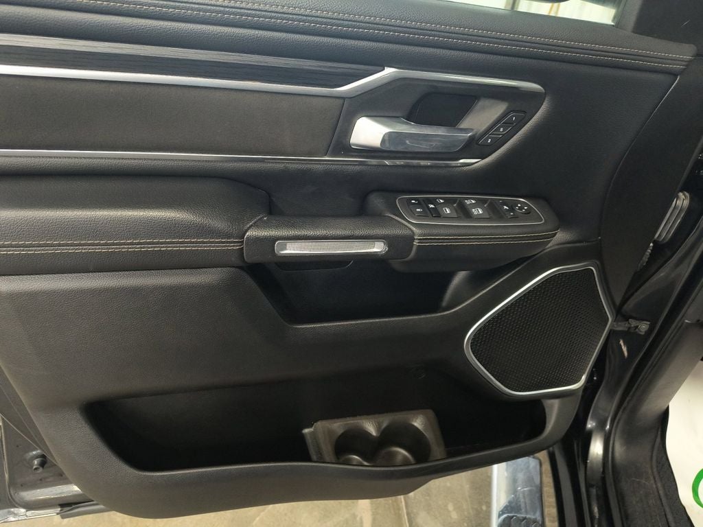 2023 RAM 1500 Laramie Crew Cab 4x4 5'7' Box