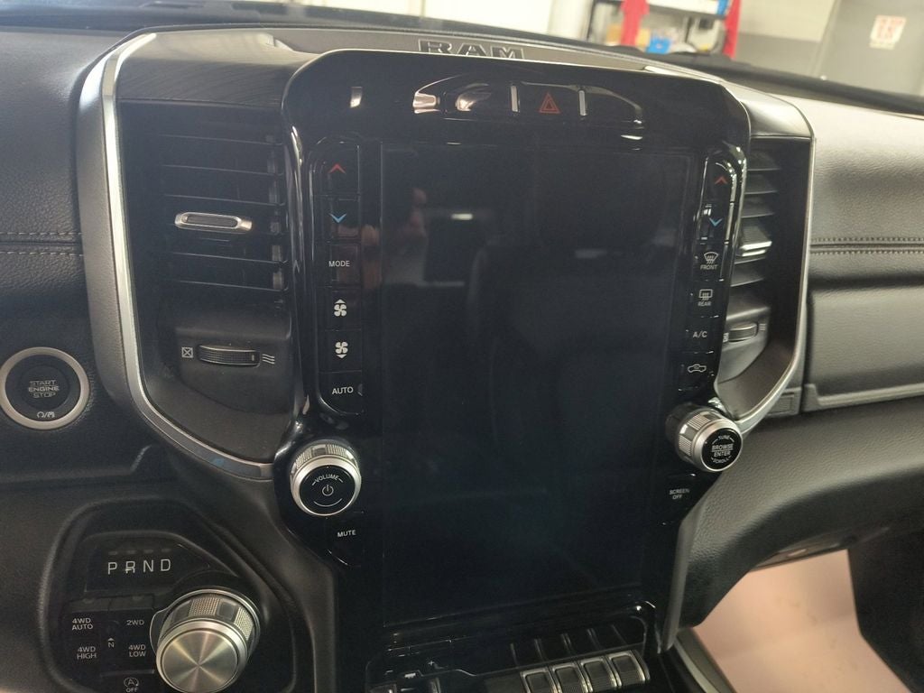2023 RAM 1500 Laramie Crew Cab 4x4 5'7' Box