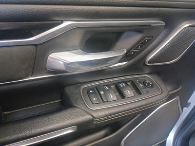 2019 RAM 1500 Laramie Crew Cab 4x4 5'7' Box