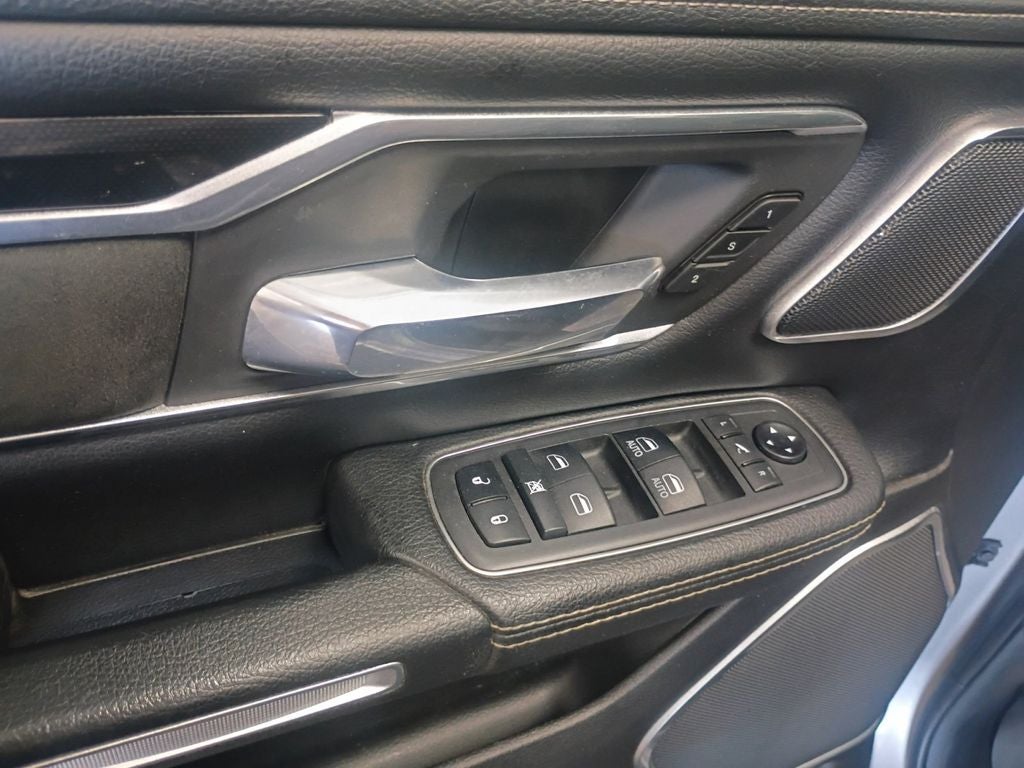 2019 RAM 1500 Laramie Crew Cab 4x4 5'7' Box