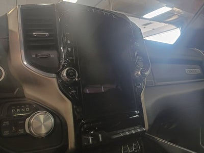 2019 RAM 1500 Laramie Crew Cab 4x4 5'7' Box