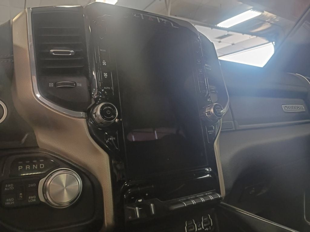 2019 RAM 1500 Laramie Crew Cab 4x4 5'7' Box