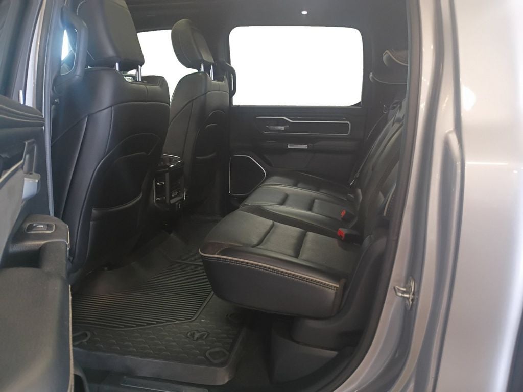 2019 RAM 1500 Laramie Crew Cab 4x4 5'7' Box