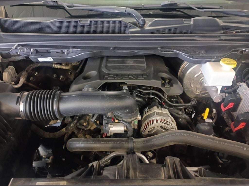 2019 RAM 1500 Laramie Crew Cab 4x4 5'7' Box