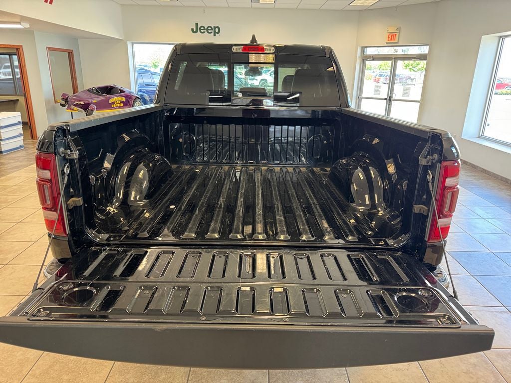 2020 RAM 1500 Laramie Crew Cab 4x4 5'7' Box