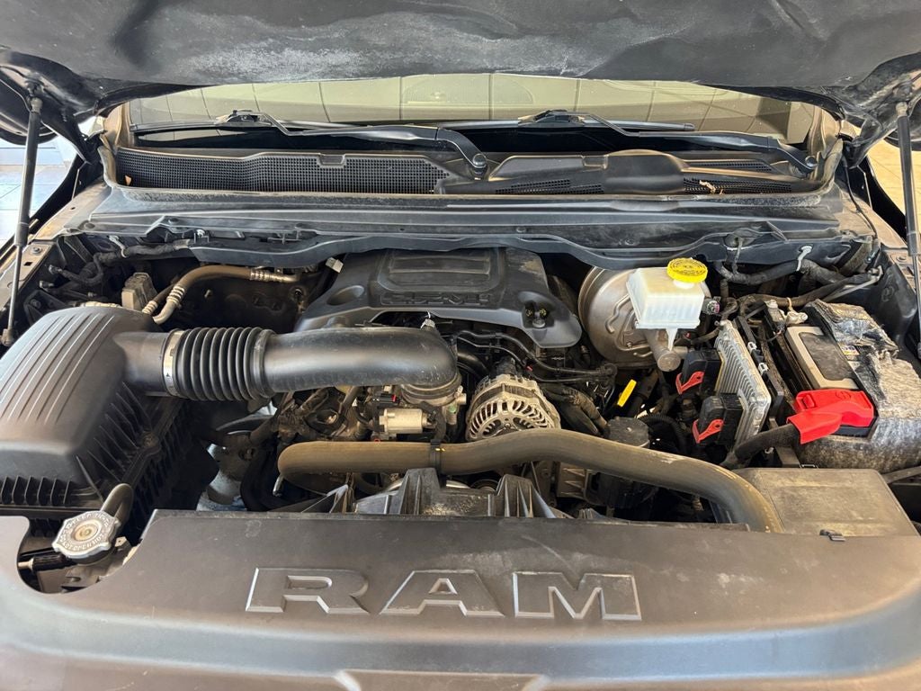 2020 RAM 1500 Laramie Crew Cab 4x4 5'7' Box