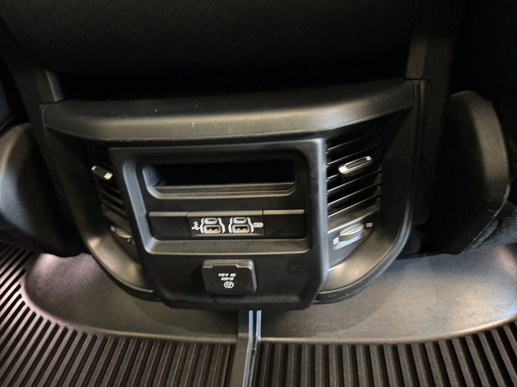 2020 RAM 1500 Laramie Crew Cab 4x4 5'7' Box