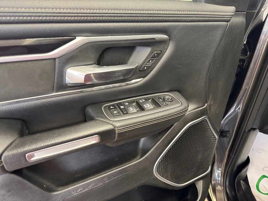 2022 RAM 1500 Laramie Crew Cab 4x4 5'7' Box