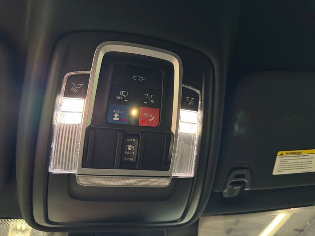 2022 RAM 1500 Laramie Crew Cab 4x4 5'7' Box