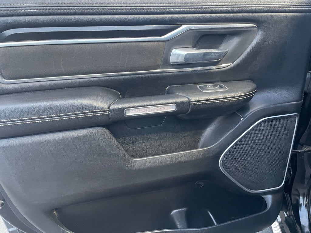 2019 RAM 1500 Laramie Crew Cab 4x4 5'7' Box