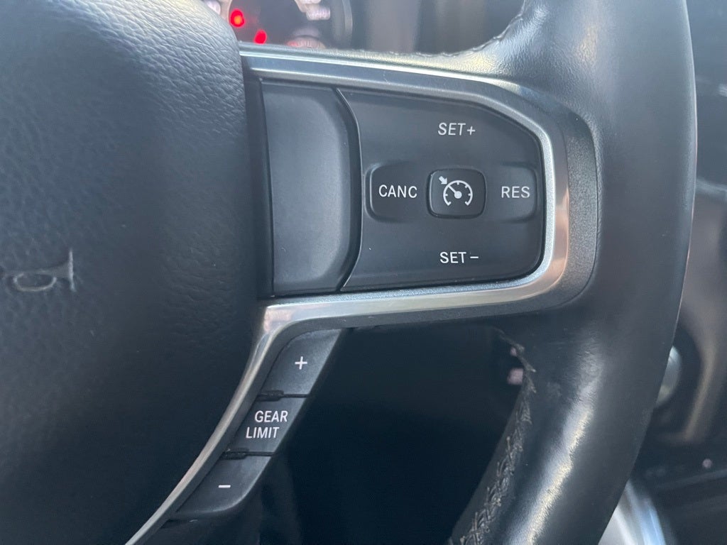 2019 RAM 1500 Laramie Crew Cab 4x4 5'7' Box