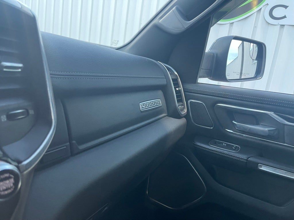 2019 RAM 1500 Laramie Crew Cab 4x4 5'7' Box