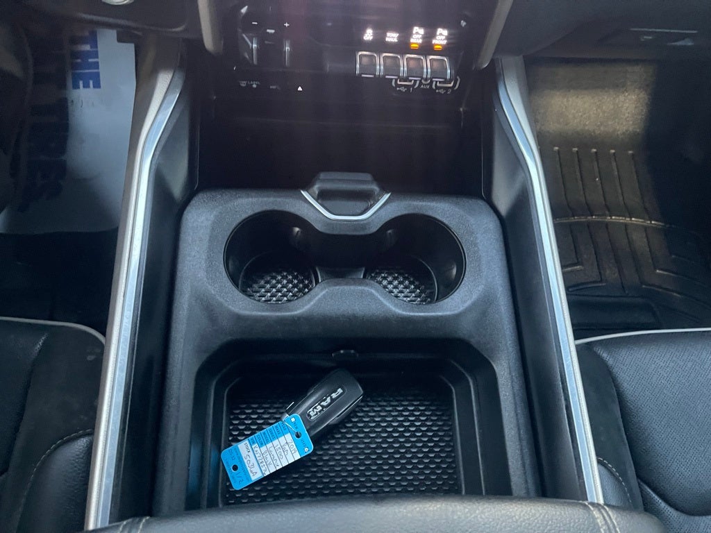 2019 RAM 1500 Laramie Crew Cab 4x4 5'7' Box