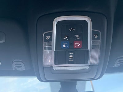 2019 RAM 1500 Laramie Crew Cab 4x4 5'7' Box