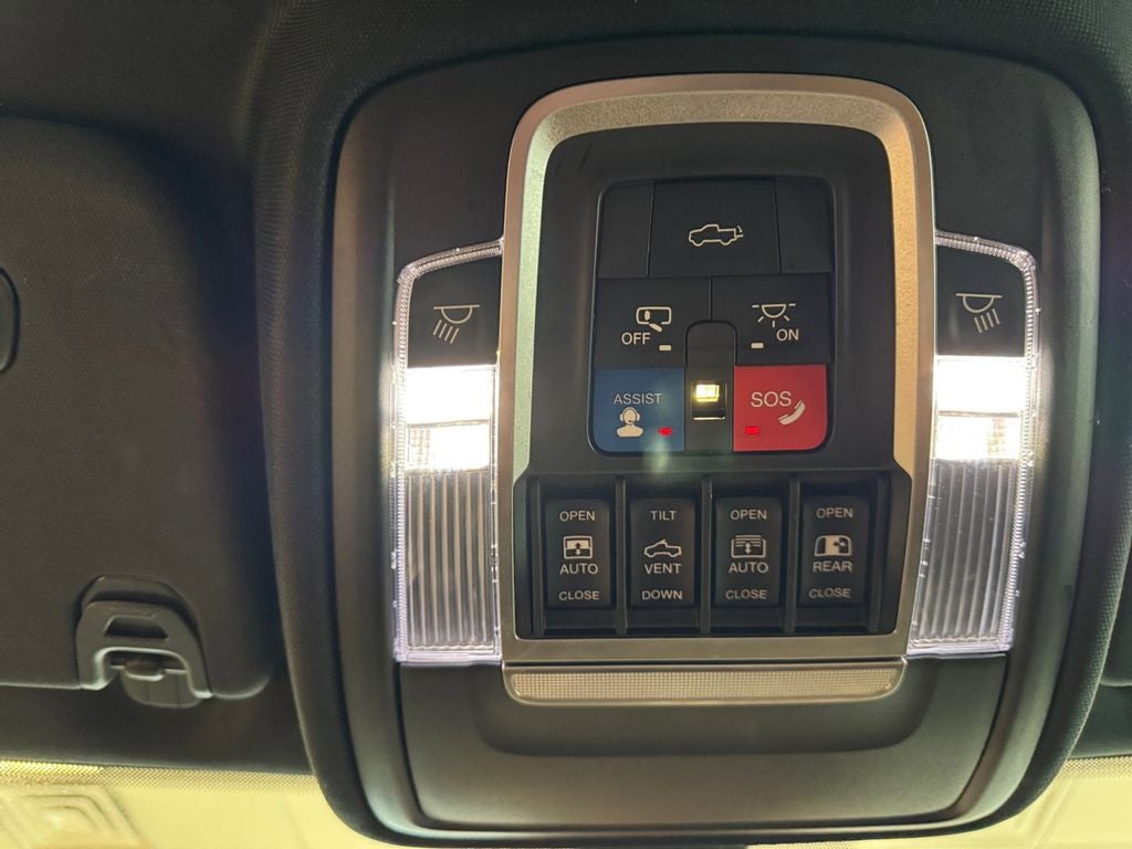 2020 RAM 1500 Laramie Longhorn Crew Cab 4x4 5'7' Box