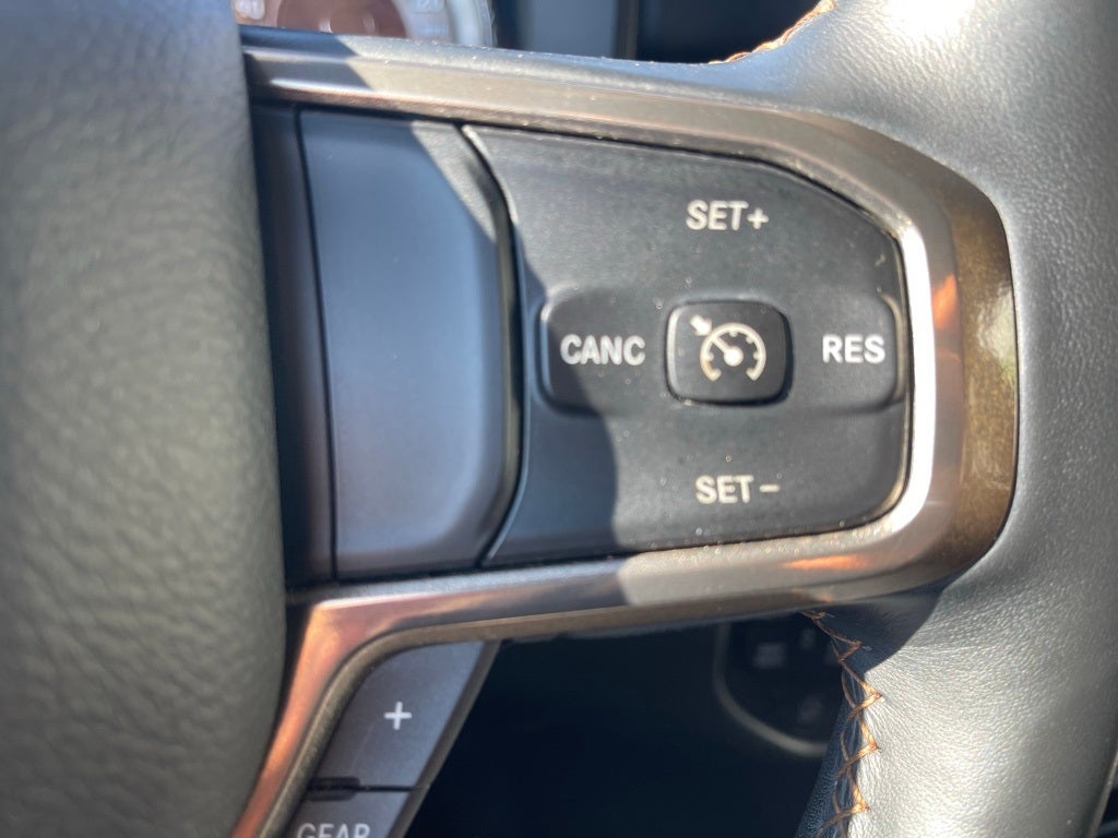 2020 RAM 1500 Laramie Longhorn Crew Cab 4x4 5'7' Box