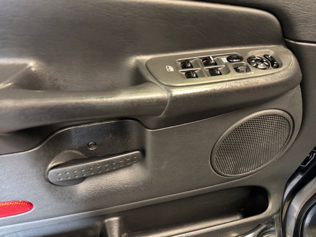 2004 Dodge Ram 1500 SLT/Laramie