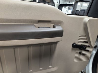 2008 Ford F-350 Chassis XL DRW