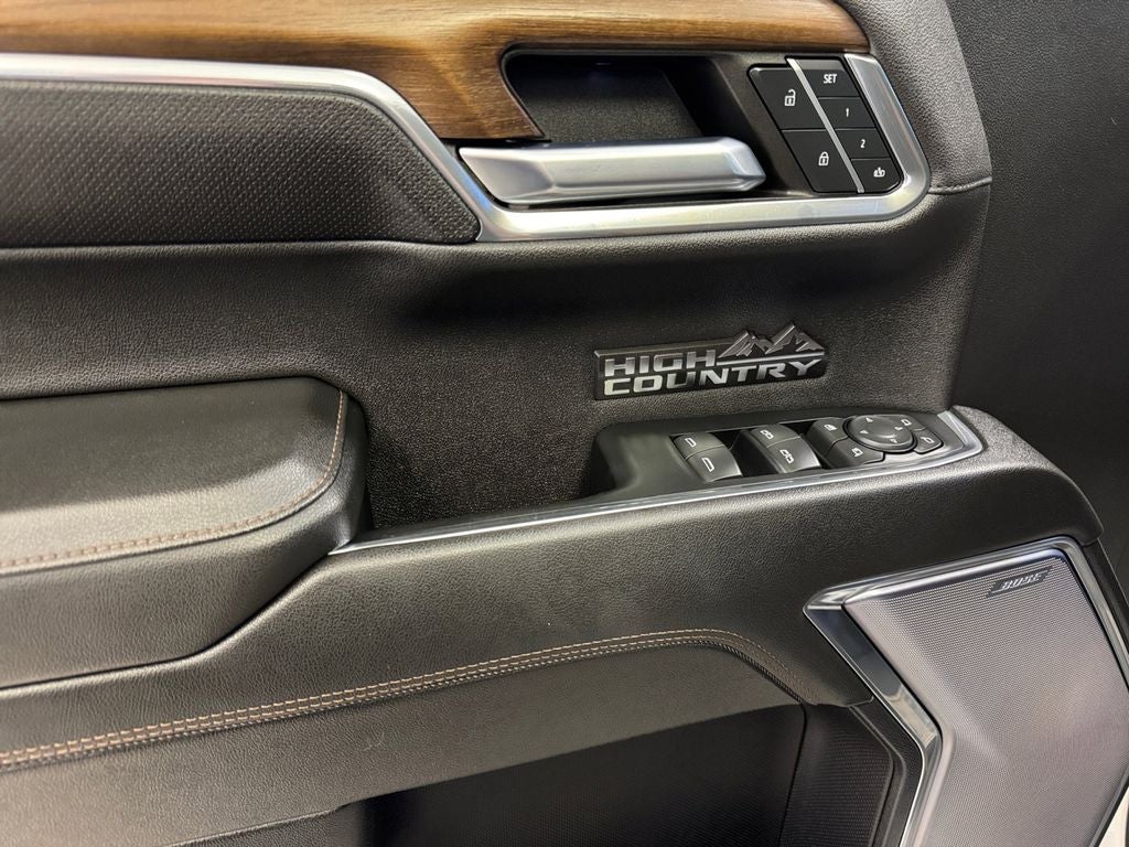 2023 Chevrolet Silverado 1500 4WD Crew Cab Short Bed High Country