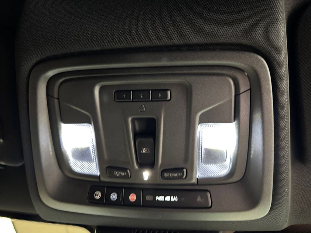 2023 Chevrolet Silverado 1500 4WD Crew Cab Short Bed High Country