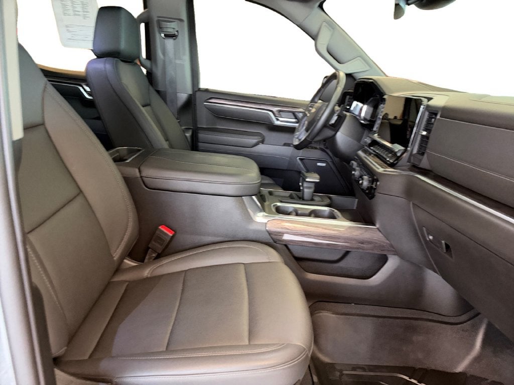 2025 Chevrolet Silverado 1500 4WD Crew Cab Short Bed LTZ