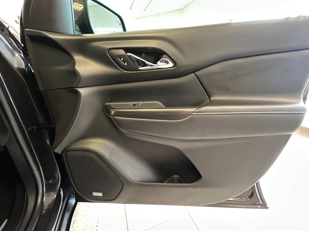 2017 GMC Acadia SLT-1
