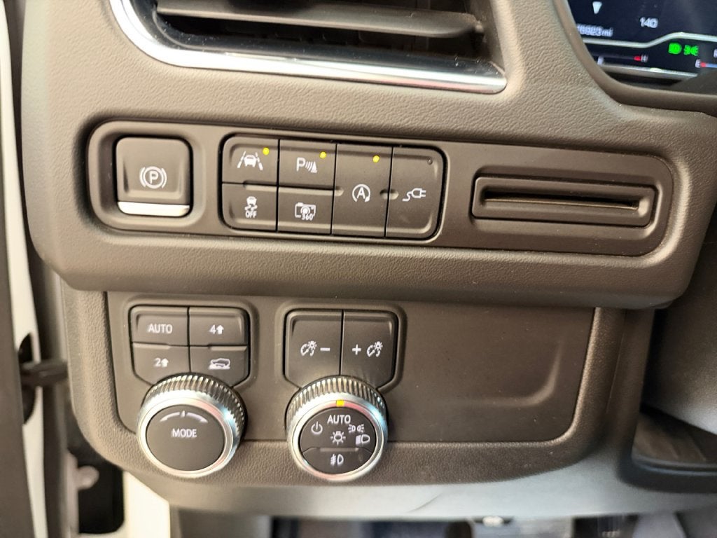 2022 GMC Yukon 4WD SLT