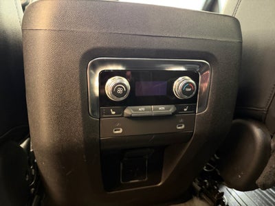 2022 GMC Yukon 4WD SLT