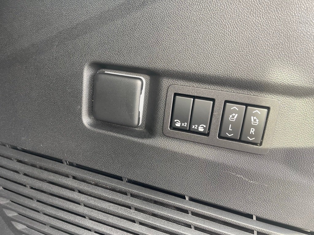 2023 GMC Yukon 4WD Denali