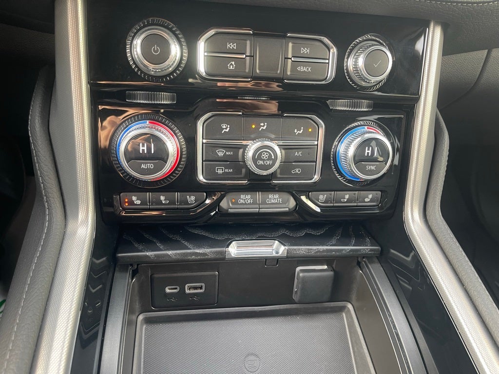 2023 GMC Yukon 4WD Denali