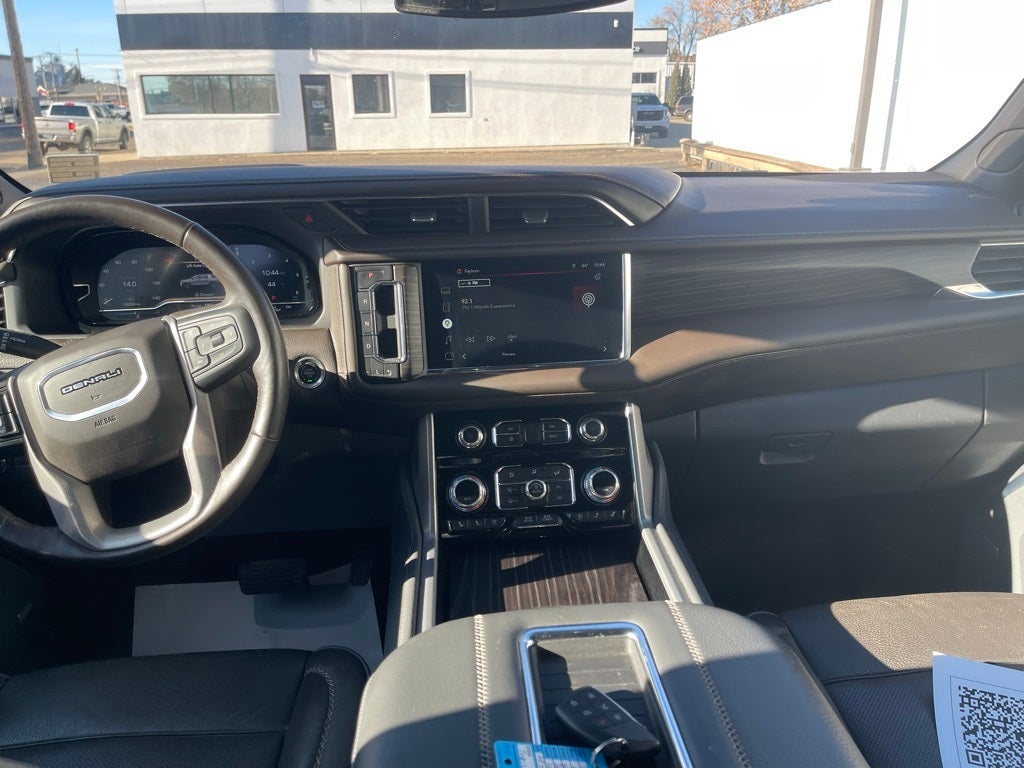 2022 GMC Yukon 4WD Denali