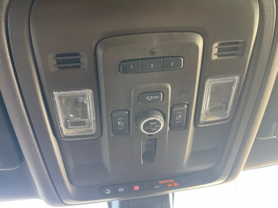 2022 GMC Yukon 4WD Denali