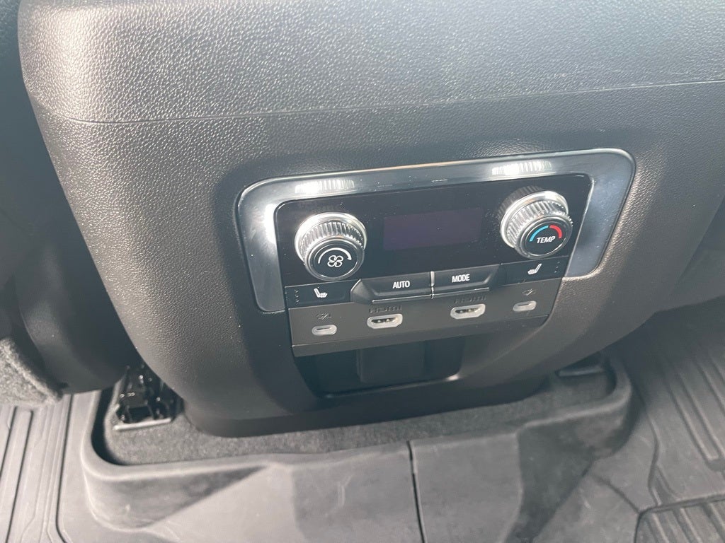 2023 GMC Yukon 4WD Denali