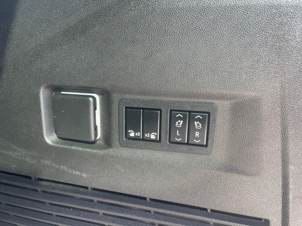 2022 GMC Yukon 4WD Denali