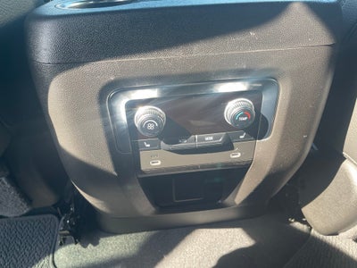 2022 GMC Yukon 4WD Denali