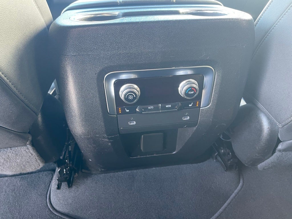 2022 GMC Yukon XL 4WD SLT