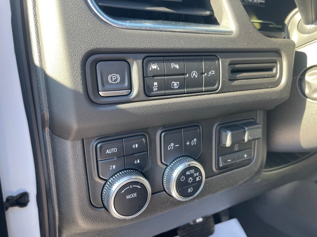 2022 GMC Yukon XL 4WD SLT