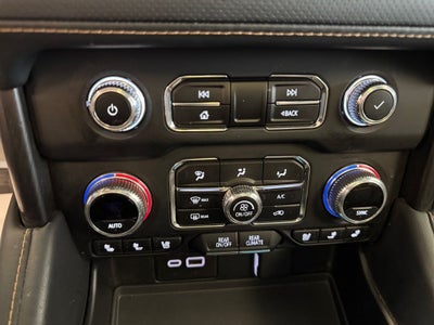 2024 GMC Yukon XL 4WD AT4
