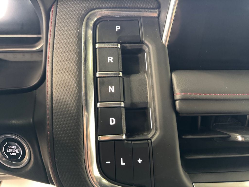 2023 Chevrolet Suburban 4WD RST