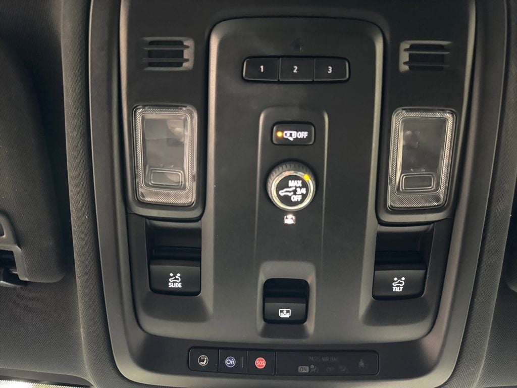 2023 Chevrolet Suburban 4WD RST