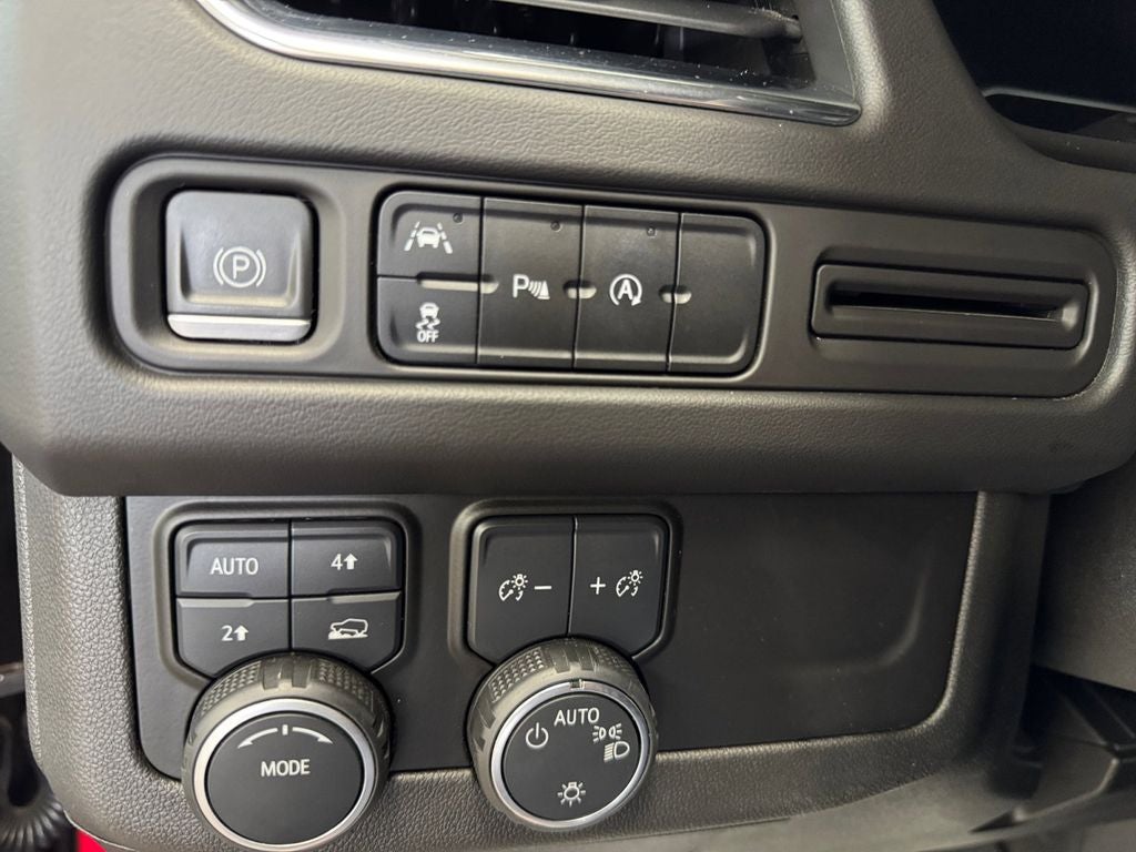 2023 Chevrolet Suburban 4WD RST