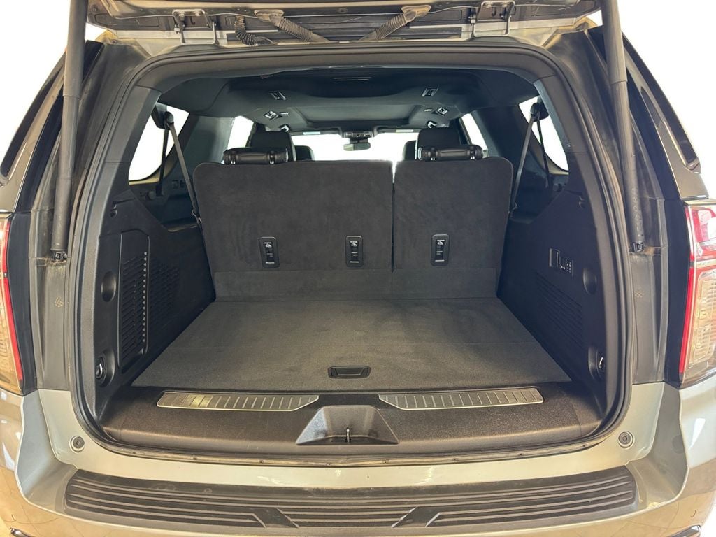 2023 Chevrolet Suburban 4WD RST